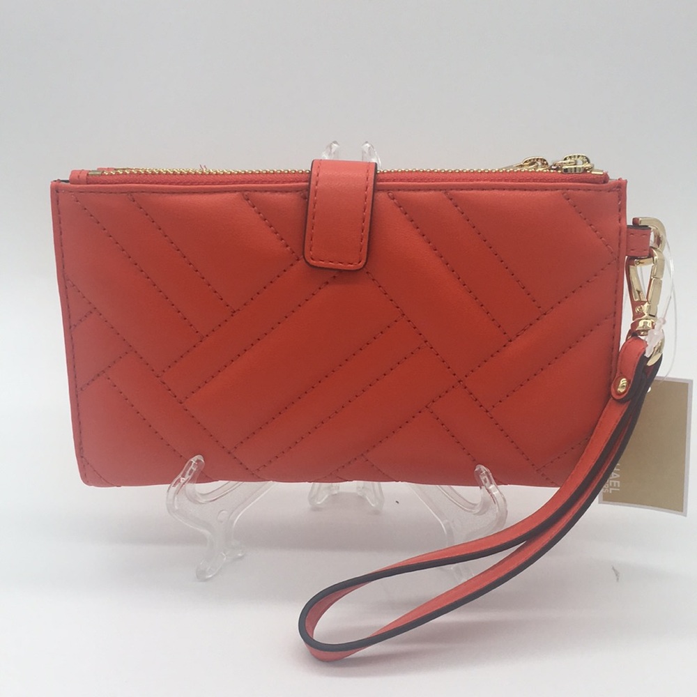 Michael Kors Peyton LG Double Zip Wristlet - Picture 4 of 8